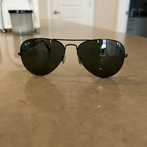 Ray-Ban Black Aviator Sunglasses